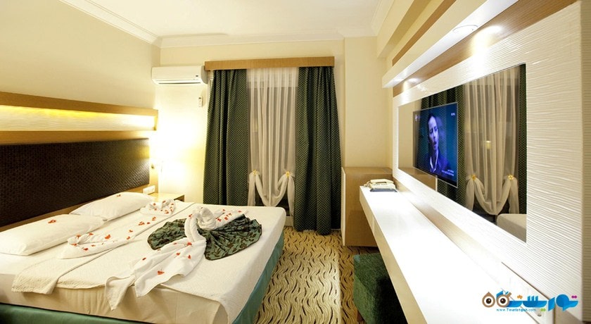 نمای تخت بزرگ اتاق فمیلی	